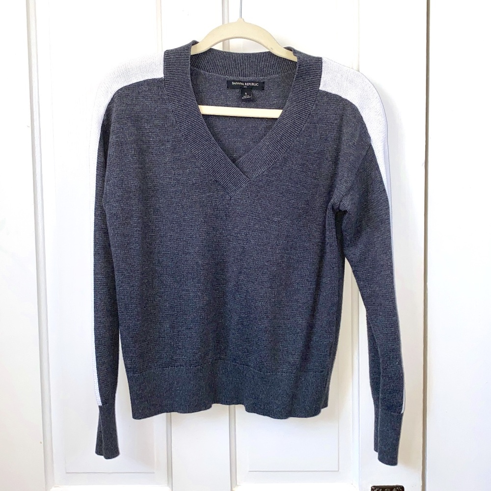 Banana Republic Factory V-neck Sweater
